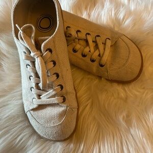 Mukishoes Sand Canvas Sneaker
